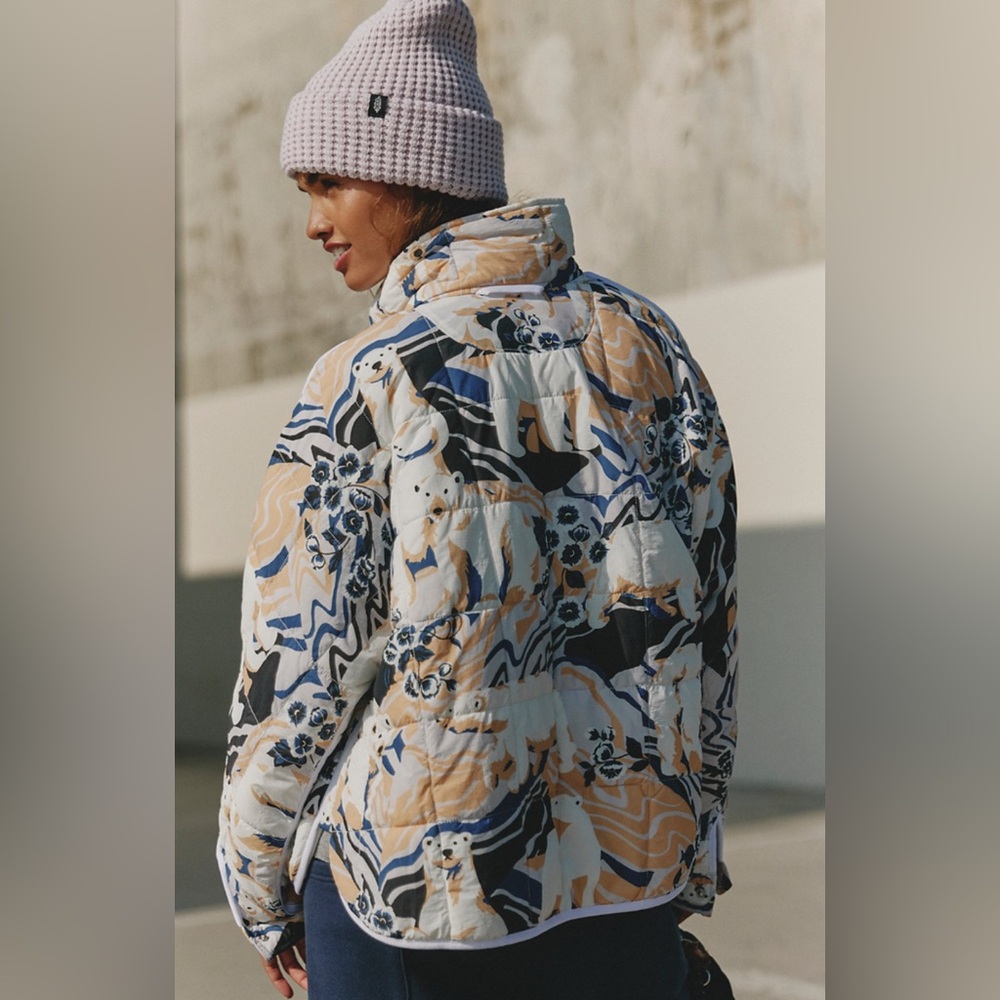 Free People Movement Pippa
Printed Packable Puffer Jacket
Polar Bears print
